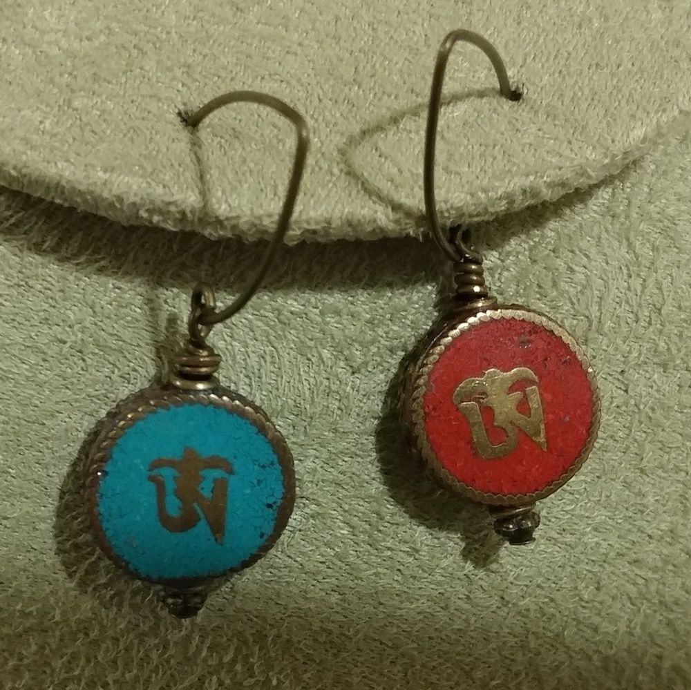 Earrings - Picture 2 of 5